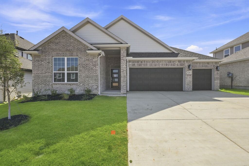 9245 Harrisburg Drive, Fort Worth, TX 76036 — photo 1