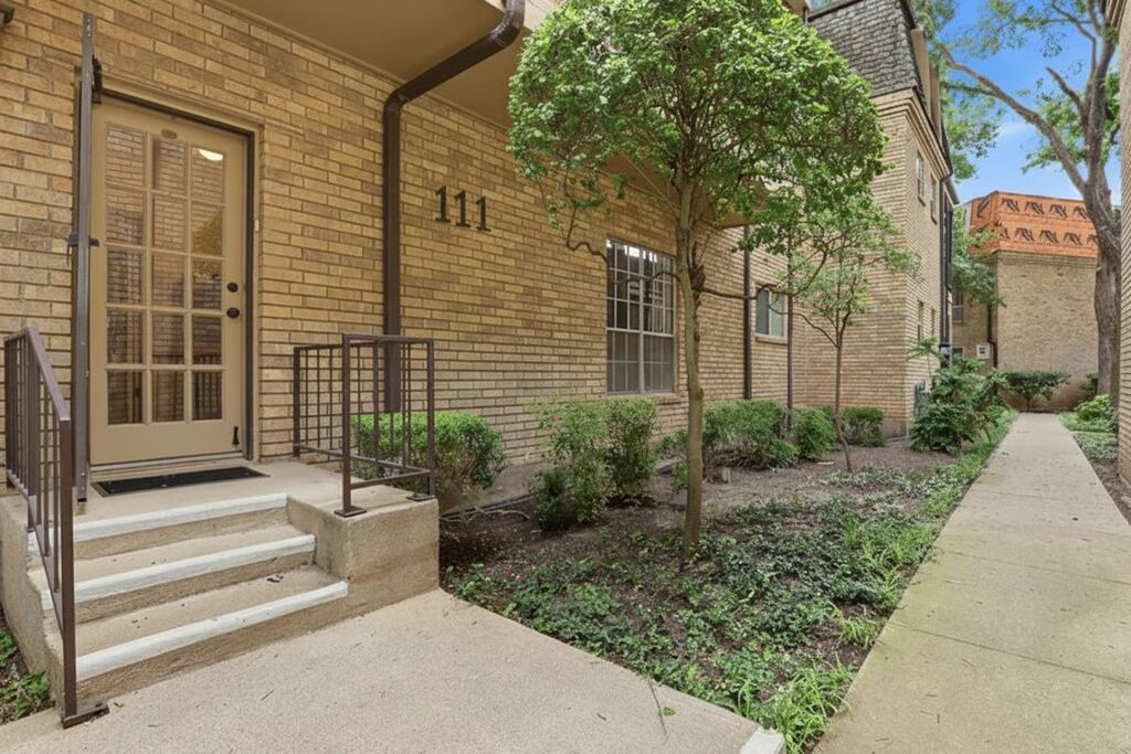 4312 Bellaire Drive S 111, Fort Worth, TX 76109 — photo 1