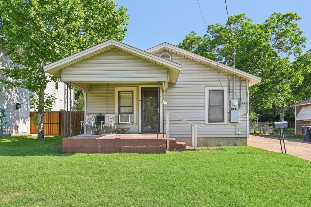 2509 Bird Street, Fort Worth, TX 76111 — photo 1