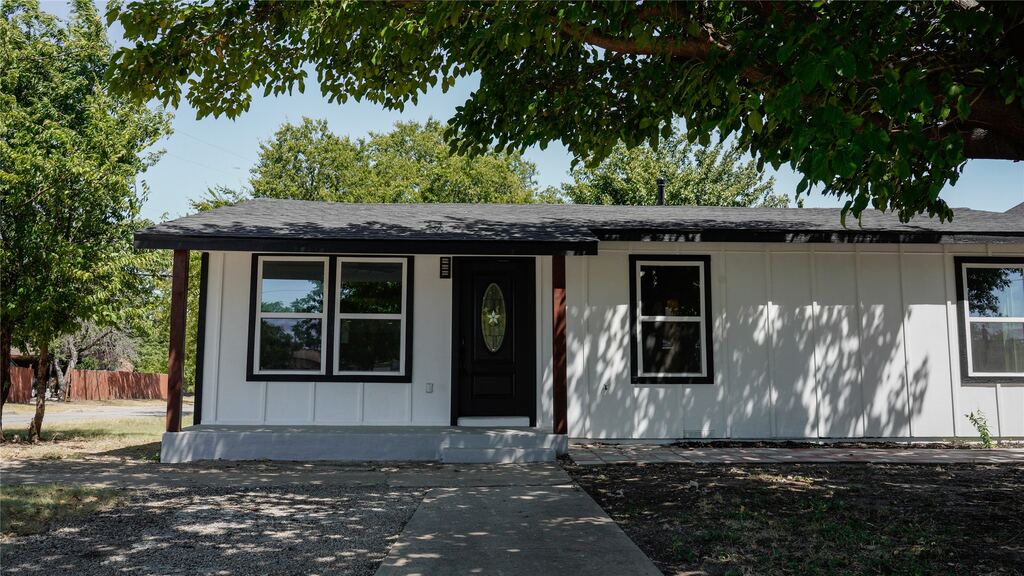 3464 Weber Street, Fort Worth, TX 76106 — photo 1