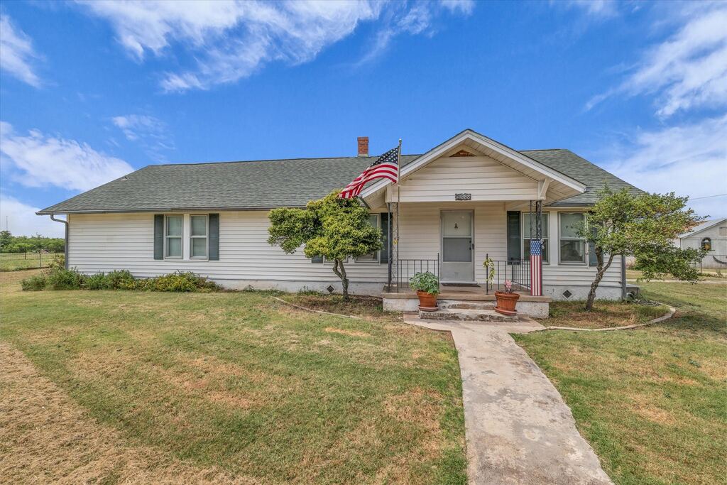 15288 Old China Spring Road, China Spring, TX 76633 — photo 1