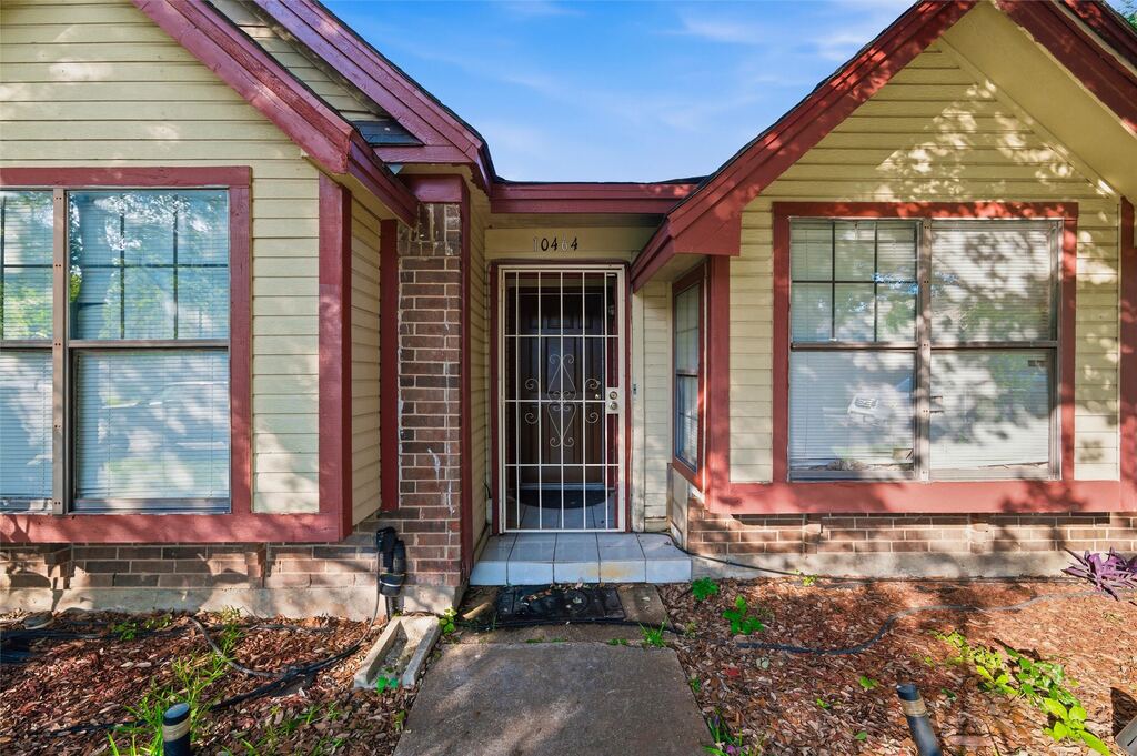 10464 Woodleaf Drive, Dallas, TX 75227 — photo 1