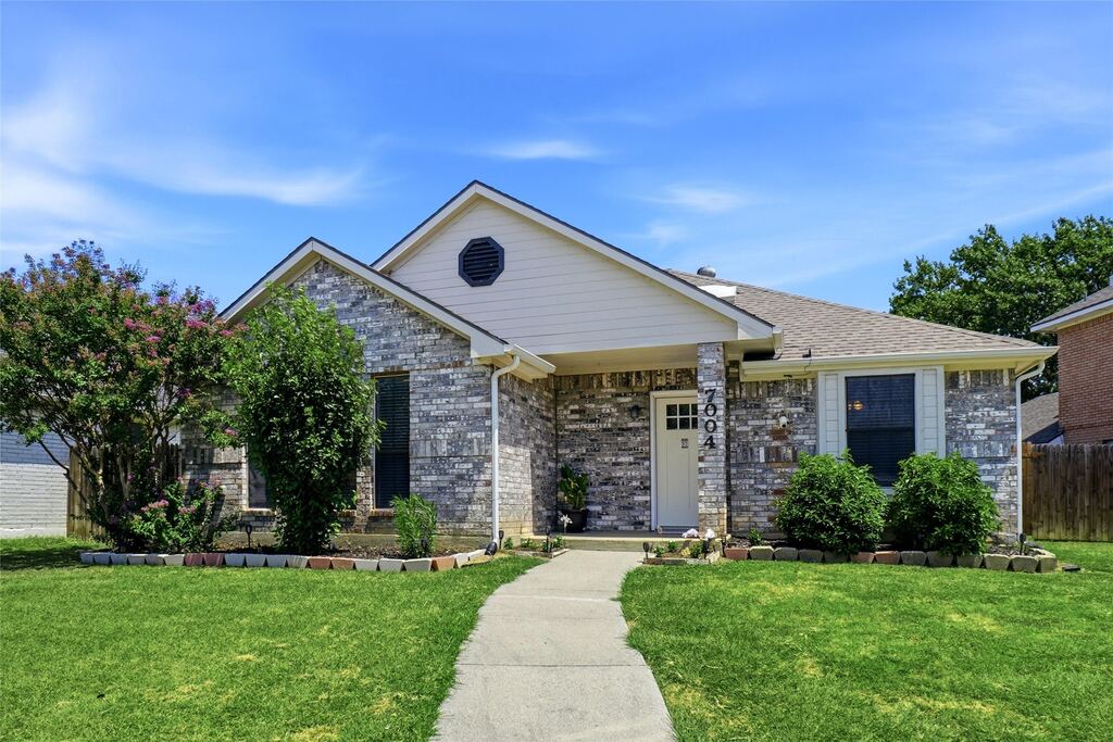 7004 Bentley Avenue, Fort Worth, TX 76137 — photo 1