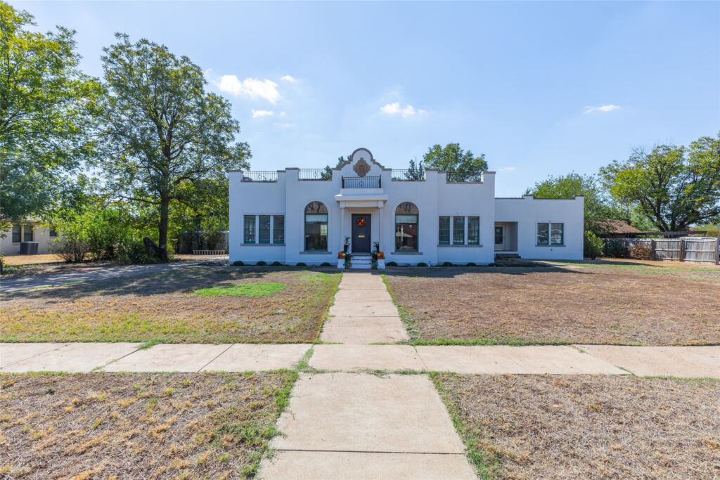 1018 E Reynolds
