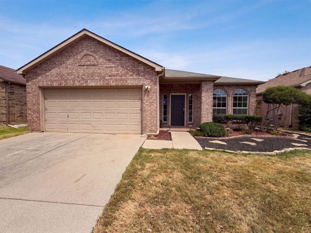 12609 Black Cherry Lane, Fort Worth, TX 76040 — photo 1