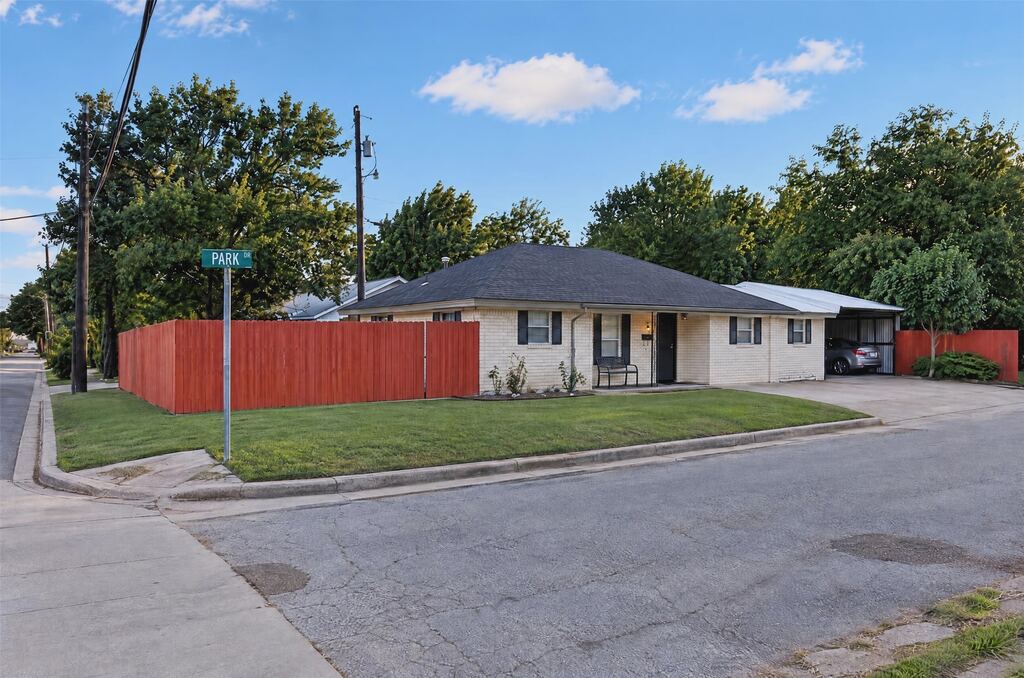 330 Park Drive, Hillsboro, TX 76645 — photo 1