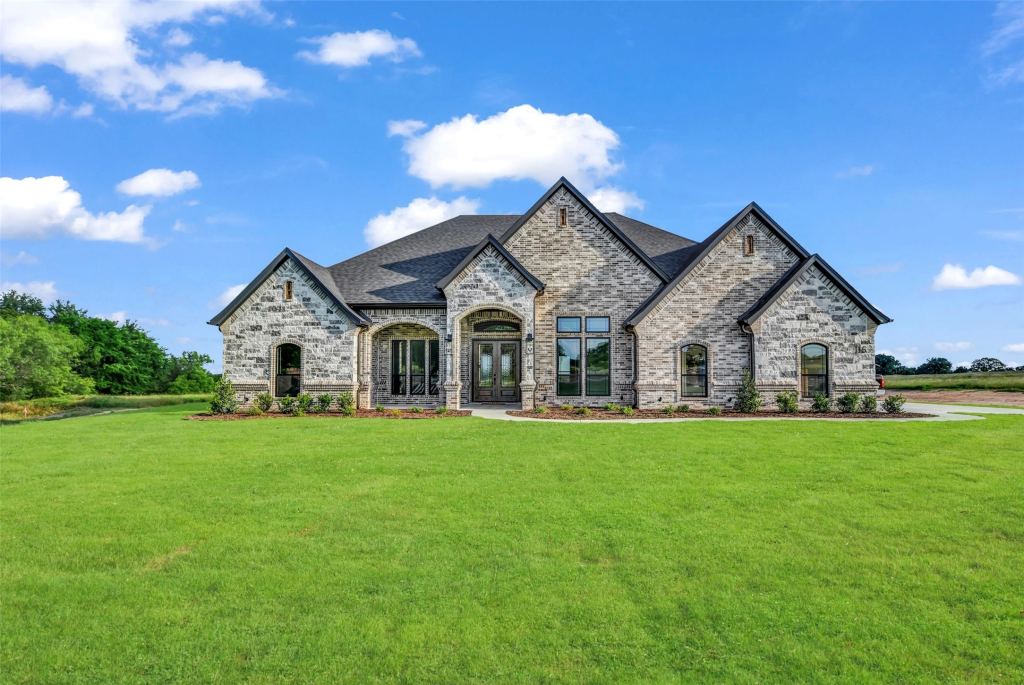 115 Turtle Back Ridge, Decatur, TX 76234 — photo 1