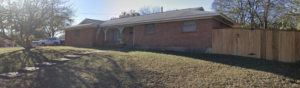 213 Sheridan Road, Fort Worth, TX 76134 — photo 1