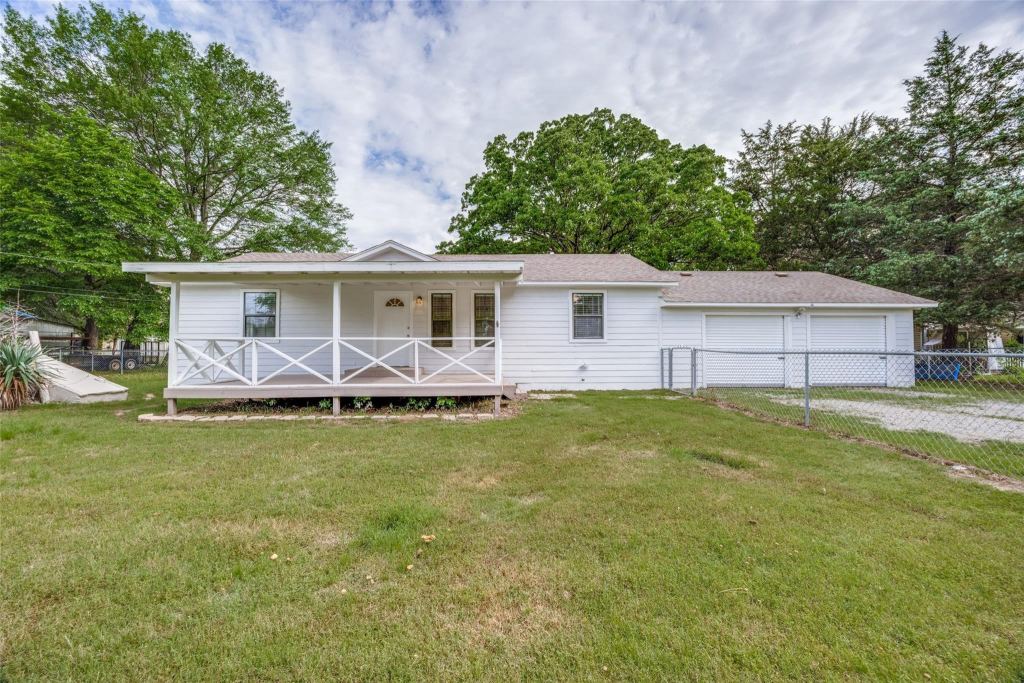 1509 Mitchell Drive, Bonham, TX 75418 — photo 1