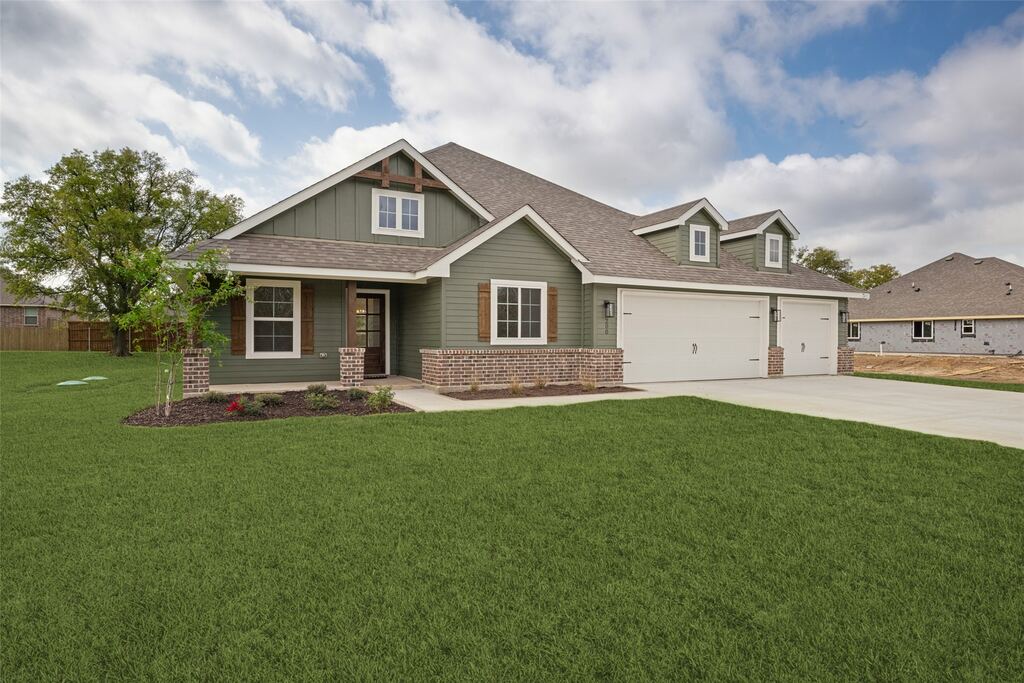 200 Clay Ranch, Valley View, TX 76272 — photo 1