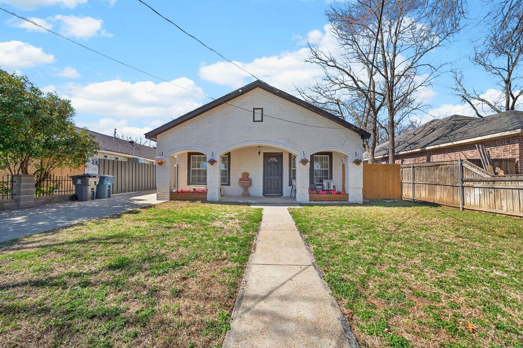 607 Bethpage Avenue, Dallas, TX 75217 — photo 1