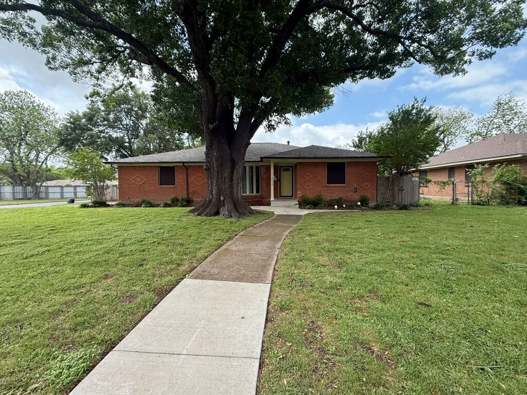 2424 Dorrington Drive, Dallas, TX 75228 — photo 1