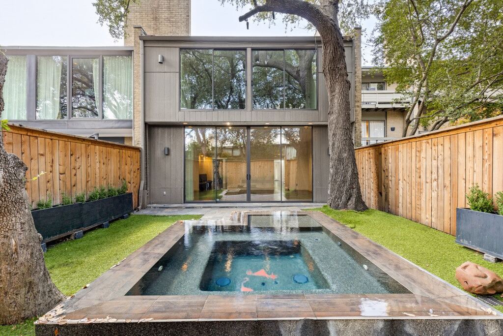 4020 Buena Vista, Dallas, TX 75204 — photo 1
