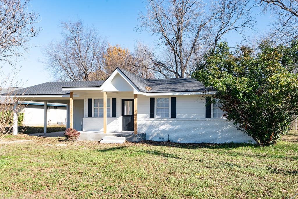 208 N Coleman Street, Mabank, TX 75147 — photo 1