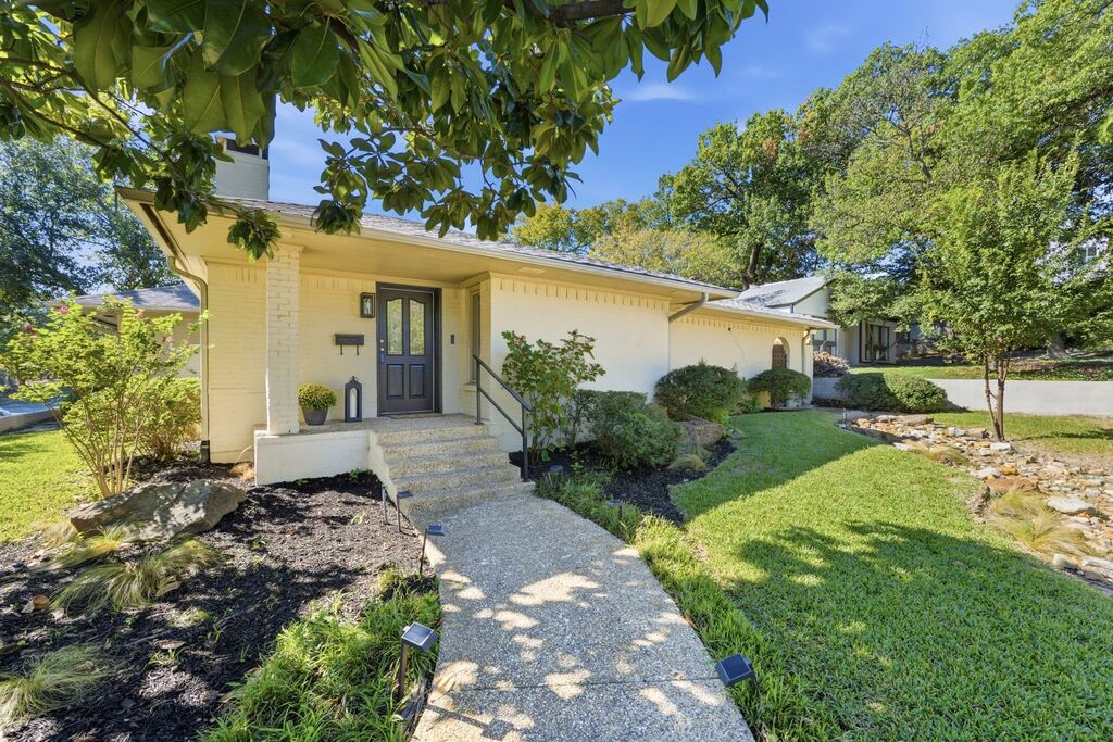 2223 Loving Avenue
