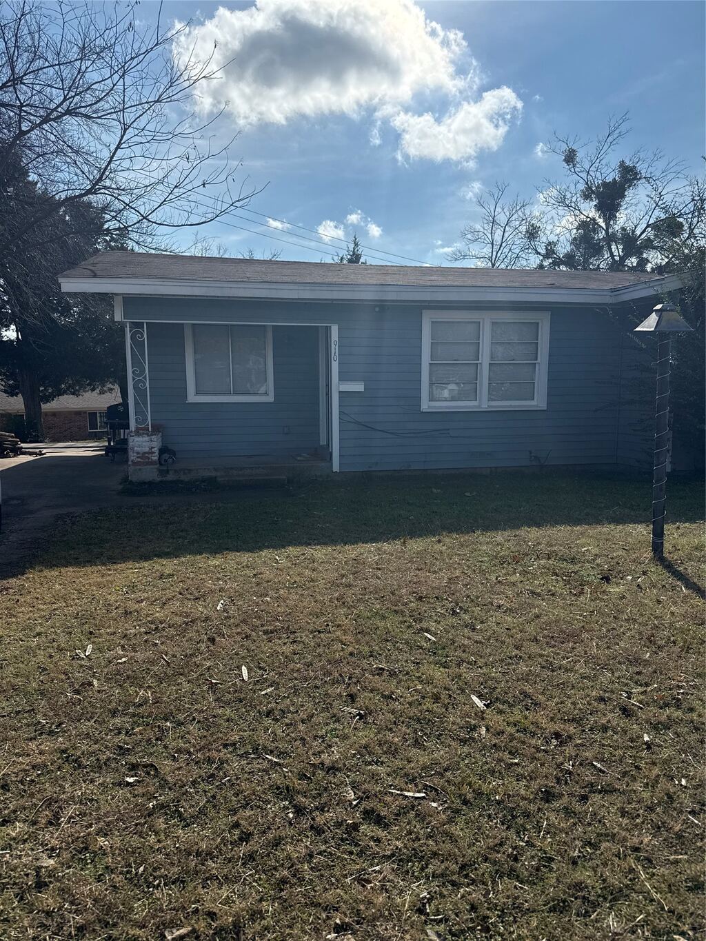 910 Circle Drive, Bowie, TX 76230 — photo 1