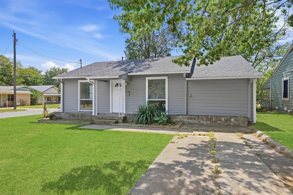 302 W Dexter Street