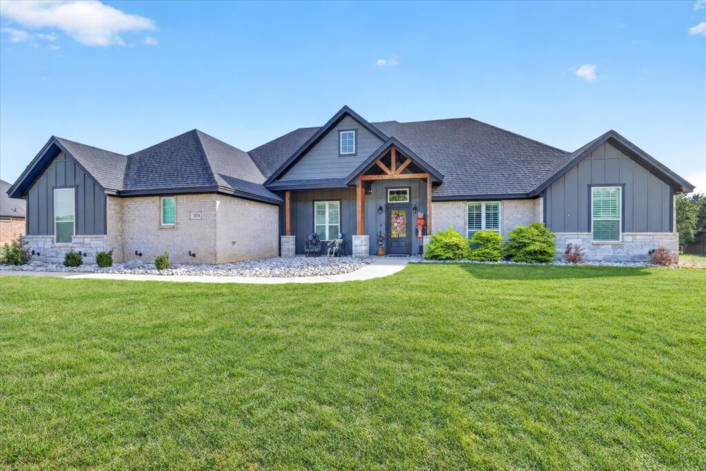 1074 Knoxmiller Court, Weatherford, TX 76088 — photo 1