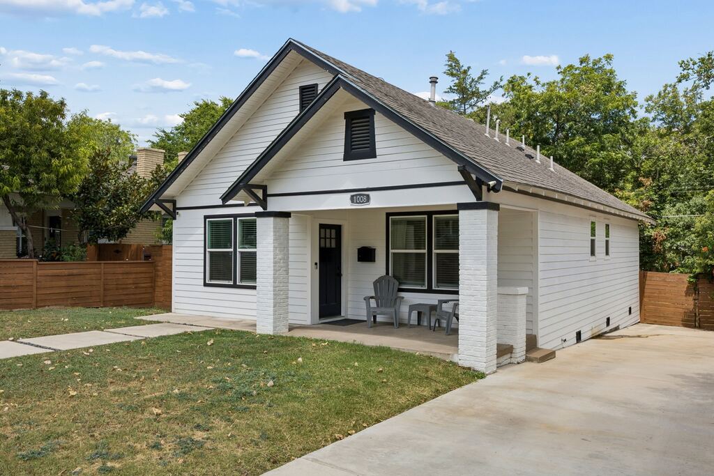 1008 S Oak Cliff Boulevard, Dallas, TX 75208 — photo 1