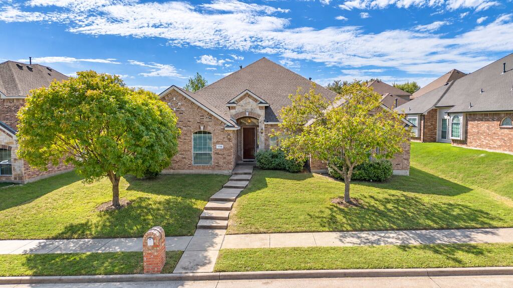 1736 Blue Stream Drive