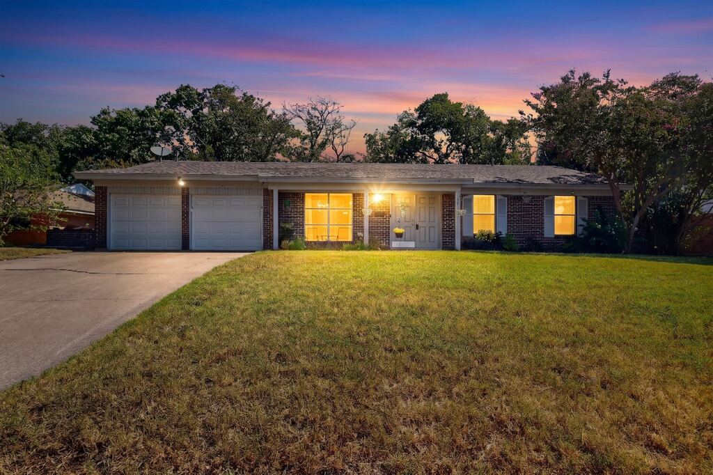 4513 Blue Lake Court, Fort Worth, TX 76103 — photo 1