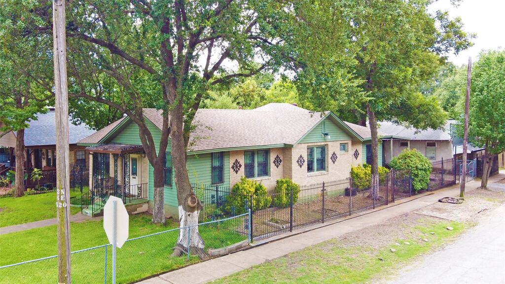 1001 Grandview Avenue, Dallas, TX 75223 — photo 1