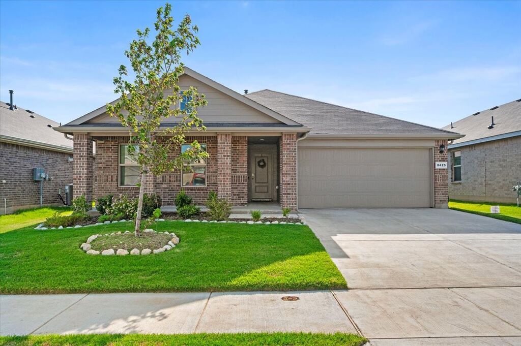 8425 Coffee Springs Drive, Fort Worth, TX 76131 — photo 1