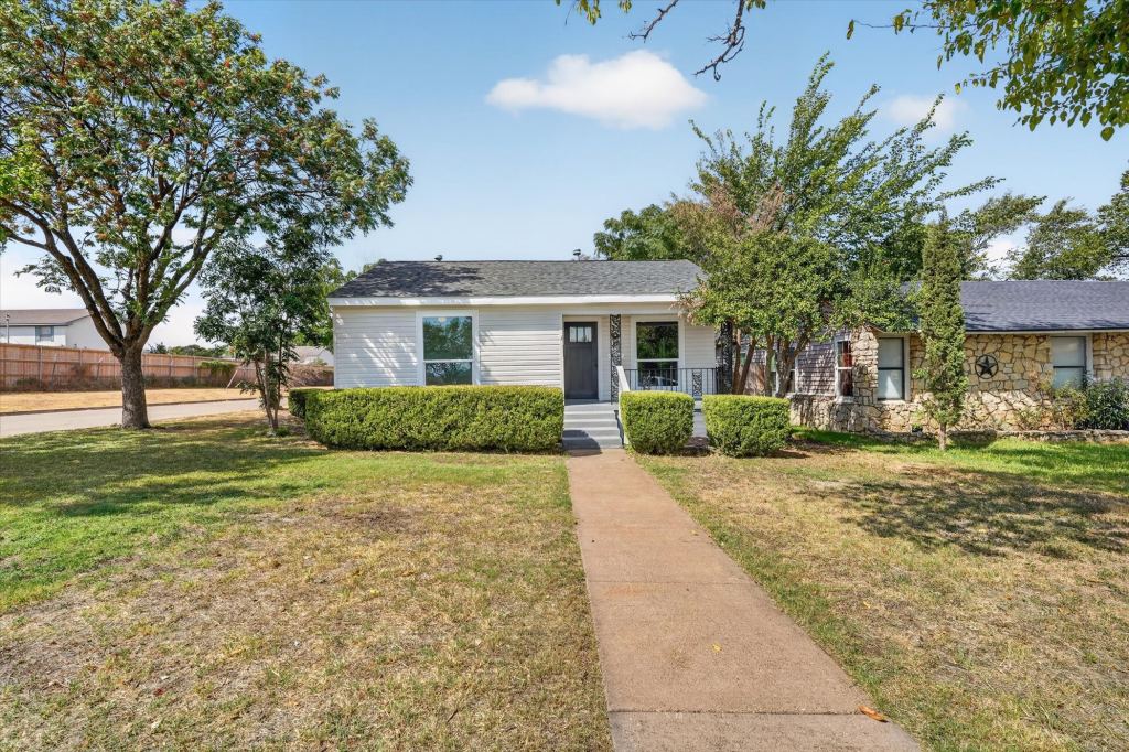 4044 Stanley Avenue, Fort Worth, TX 76110 — photo 1