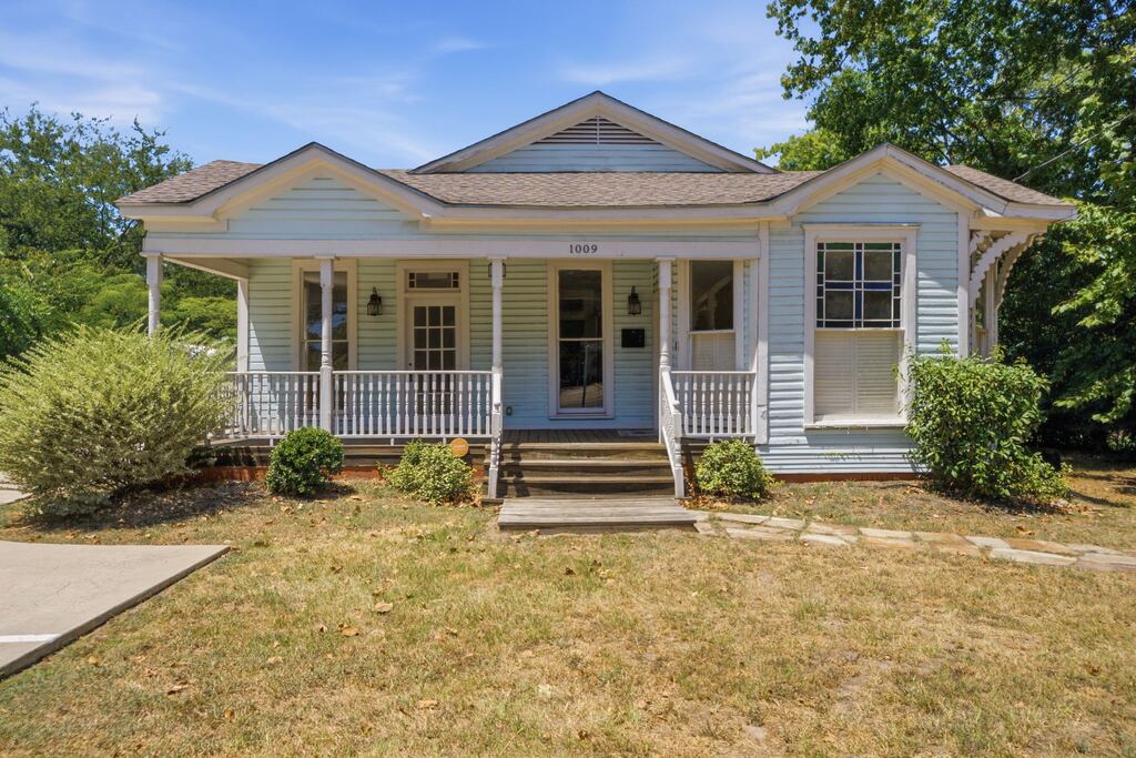 1009 N Pacific, Mineola, TX 75773 — photo 1