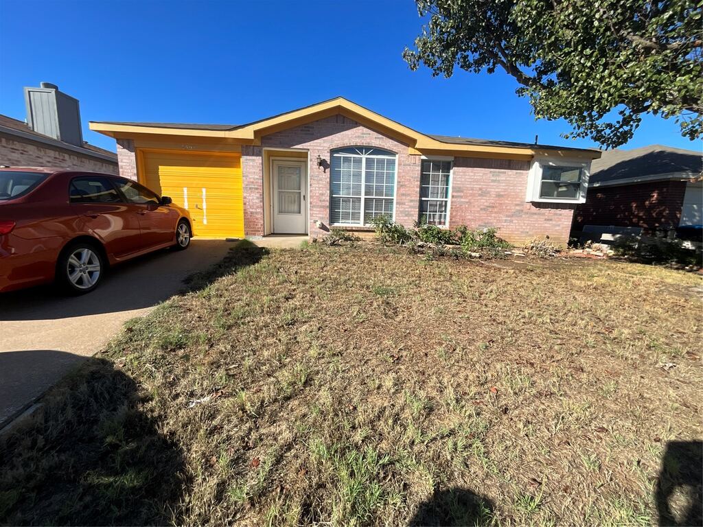 2508 Stagecoach Street, Fort Worth, TX 76133 — photo 1