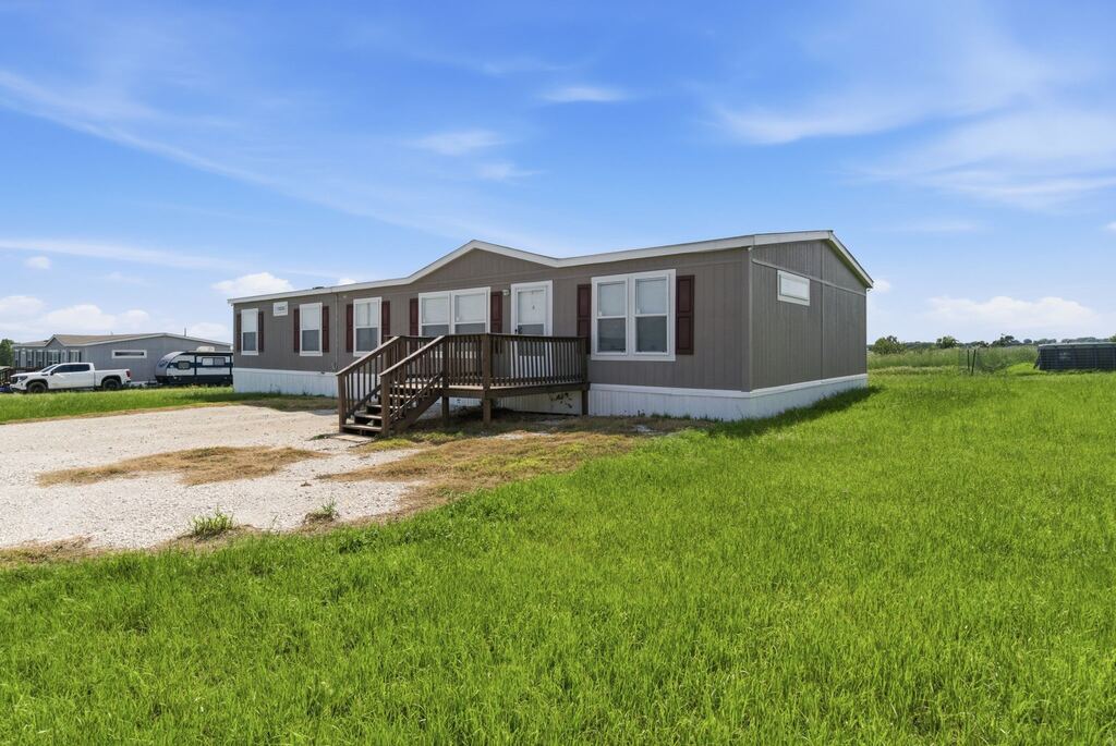 303 Mesa Ridge, Decatur, TX 76234 — photo 1