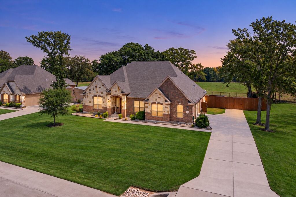 107 Willow Oak Drive, Krugerville, TX 76227 — photo 1