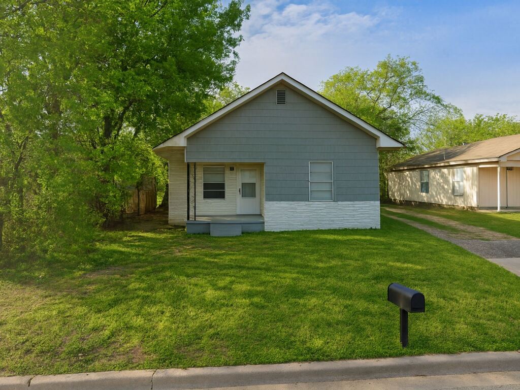 1217 High Street, Fort Worth, TX 76110 — photo 1