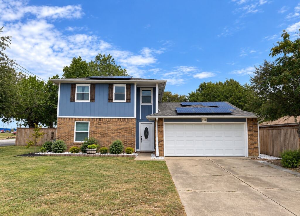 850 Frances Drive, Grand Prairie, TX 75052 — photo 1