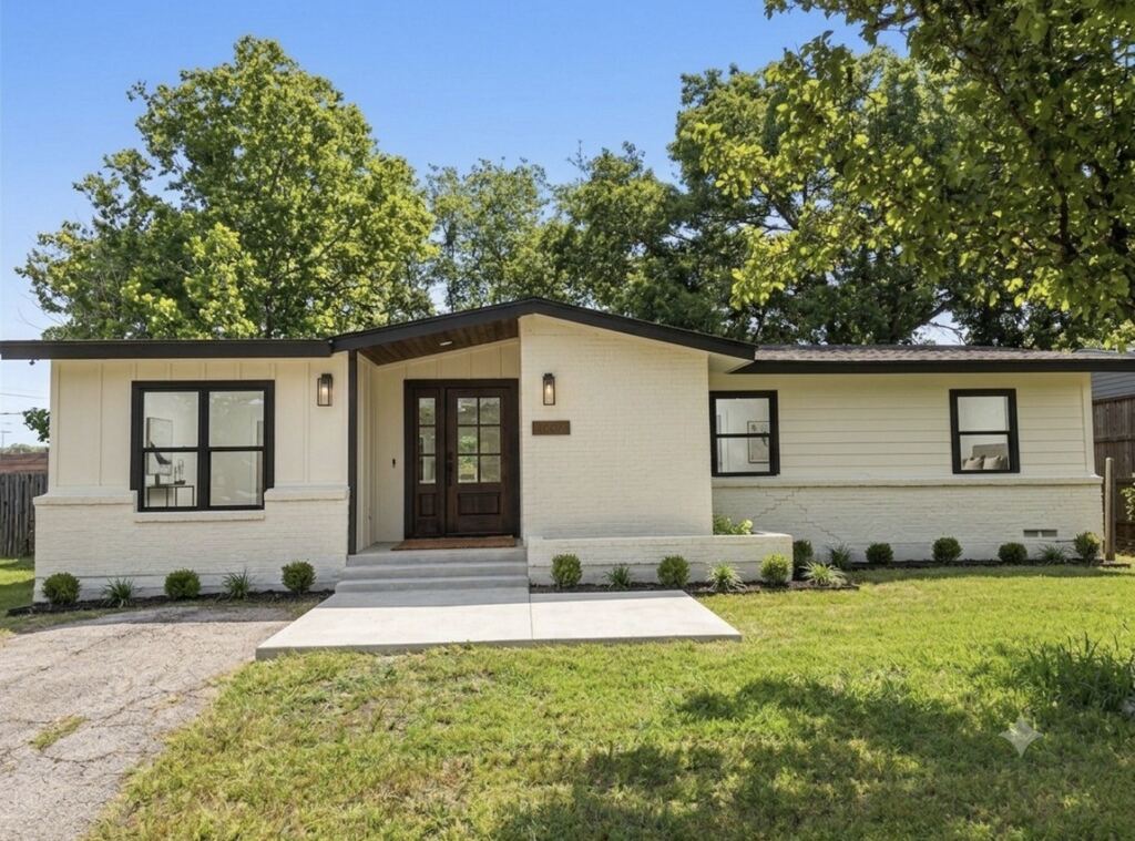 2305 Lockhart Avenue, Dallas, TX 75228 — photo 1