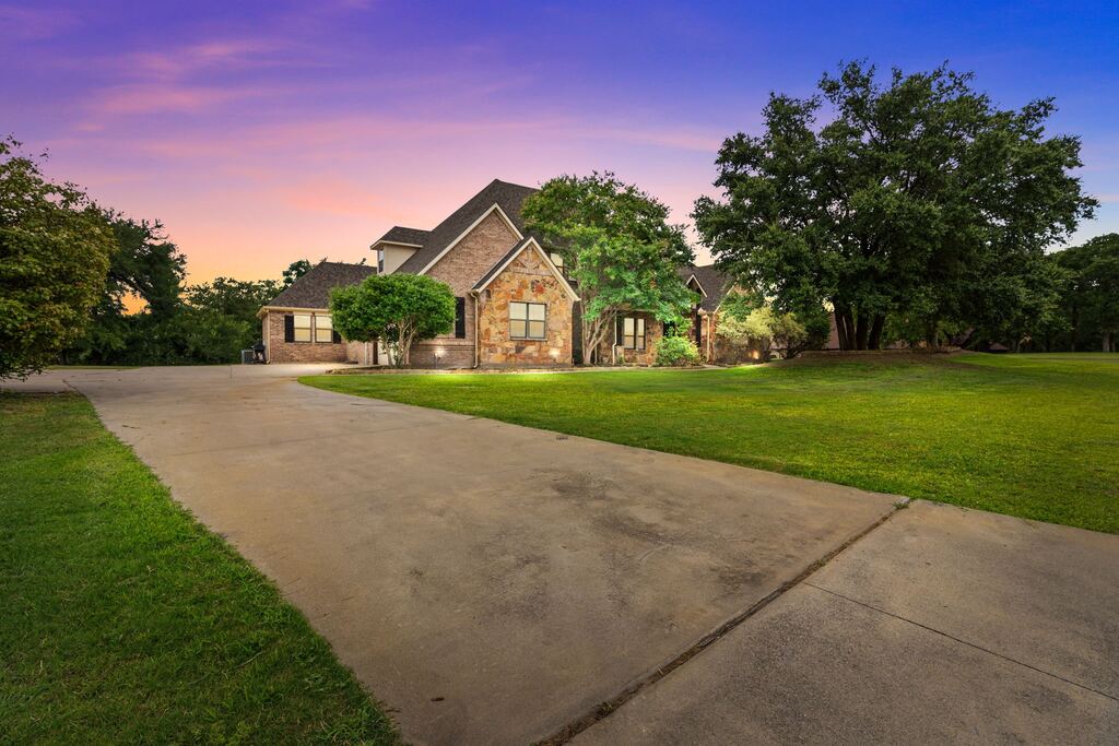 7348 Brady Oaks Drive, Fort Worth, TX 76135 — photo 1