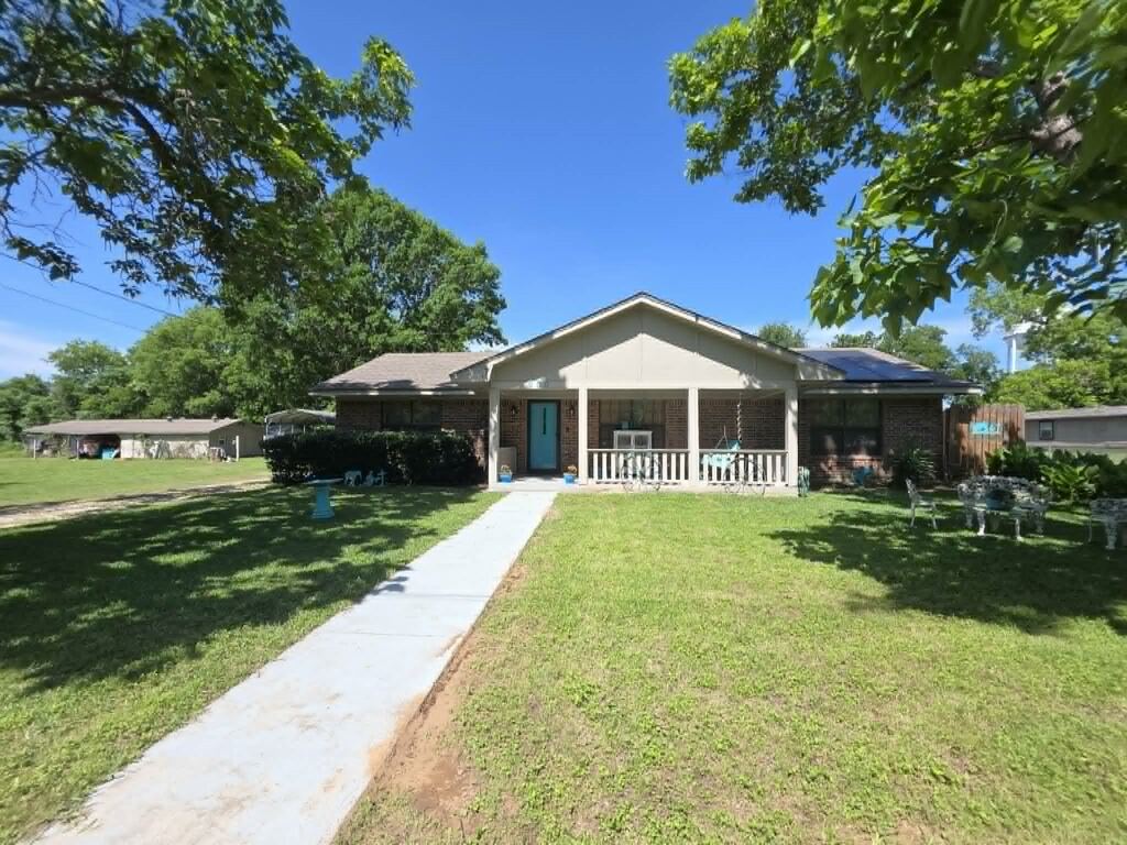 900 S 8th Avenue, Teague, TX 75860 — photo 1