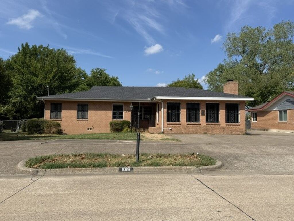 1016 Usher Street, Benbrook, TX 76126 — photo 1
