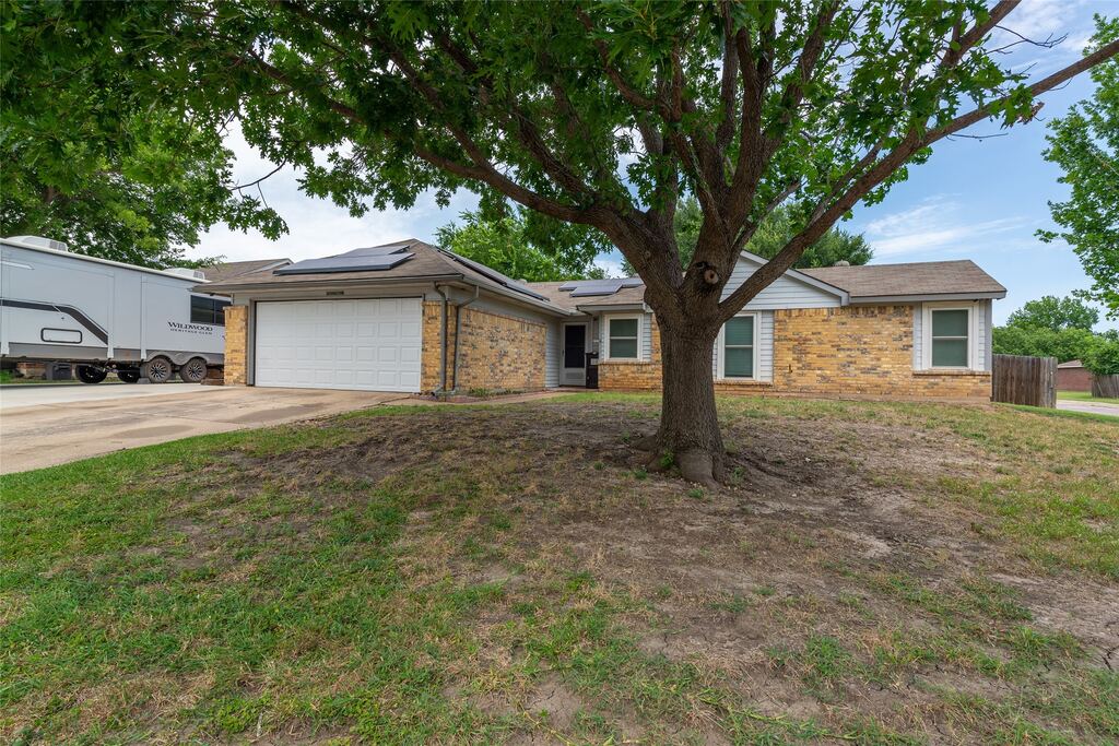6700 Sunnybank Drive, Fort Worth, TX 76137 — photo 1