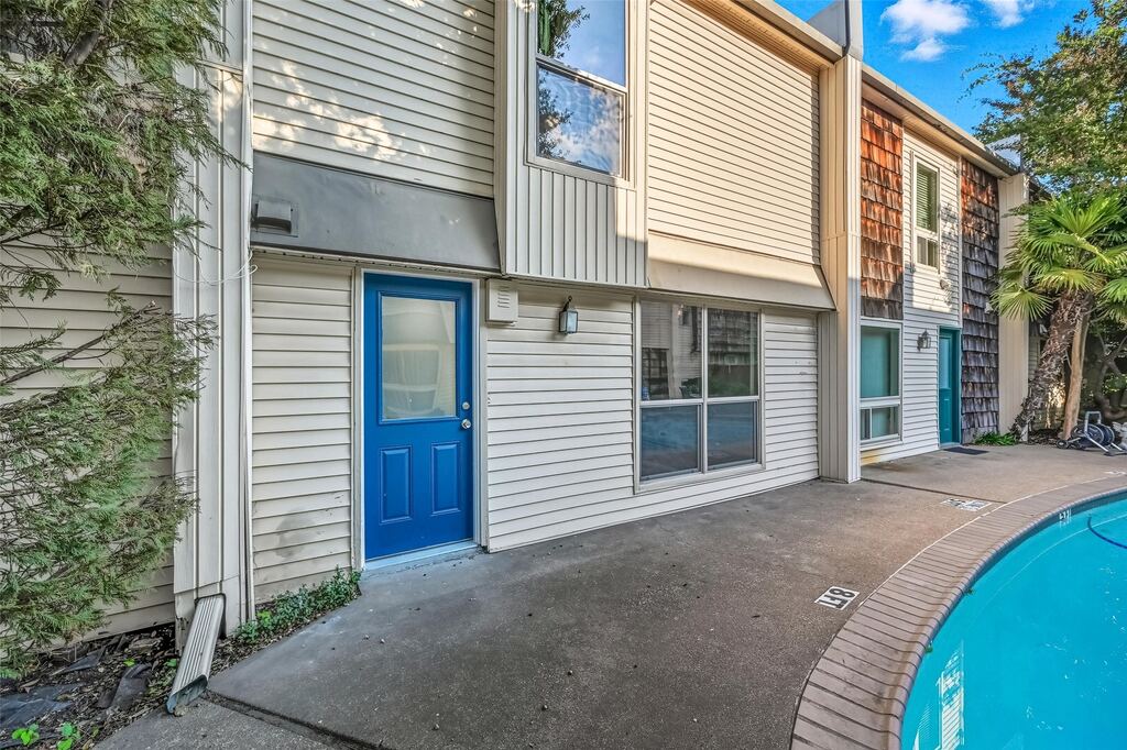 2702 Douglas Avenue 121, Dallas, TX 75219 — photo 1