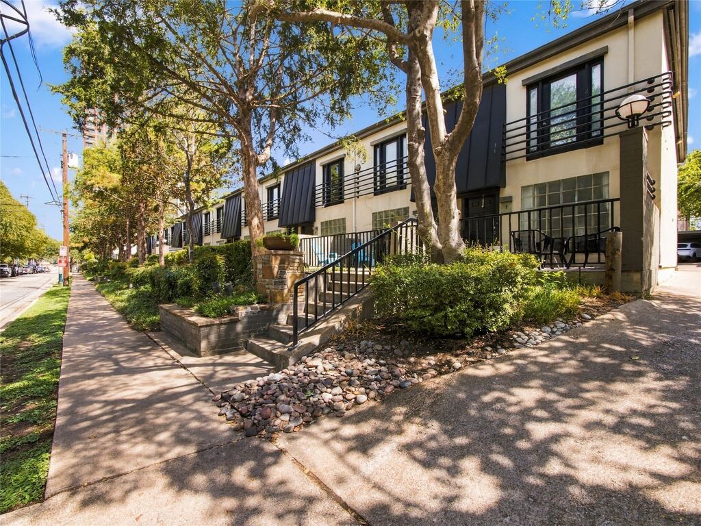 4414 Buena Vista Street 17, Dallas, TX 75205 — photo 1