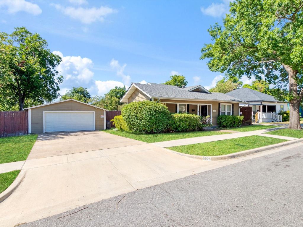 3024 Purington Avenue, Fort Worth, TX 76103 — photo 1