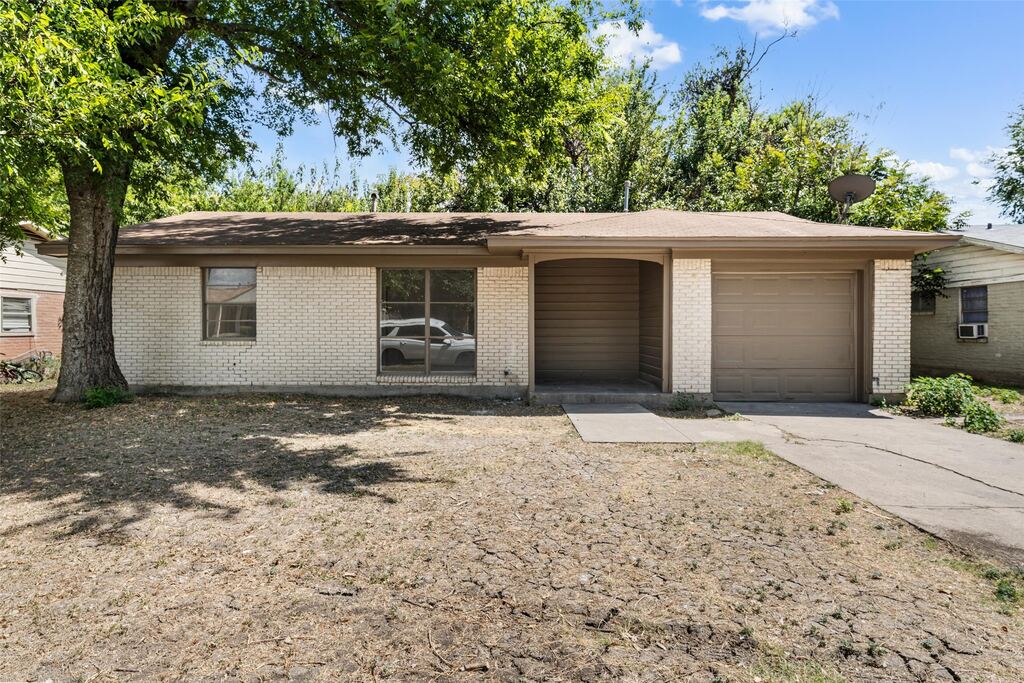 3812 Acree Street, Beverly Hills, TX 76711 — photo 1