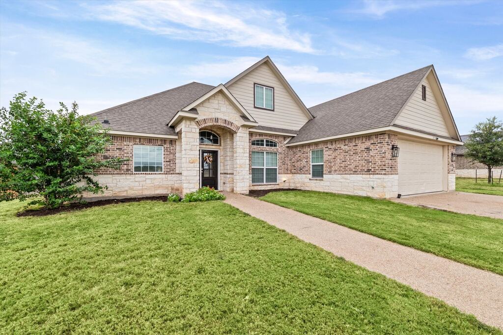 370 Frederick Drive, Robinson, TX 76706 — photo 1
