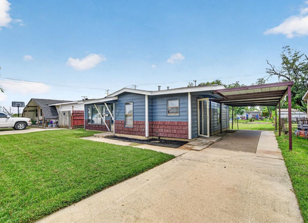2344 Beaumont Street, Fort Worth, TX 76106 — photo 1