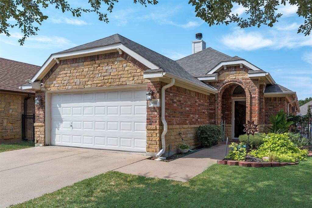 9032 Racquet Club Drive, Fort Worth, TX 76120 — photo 1