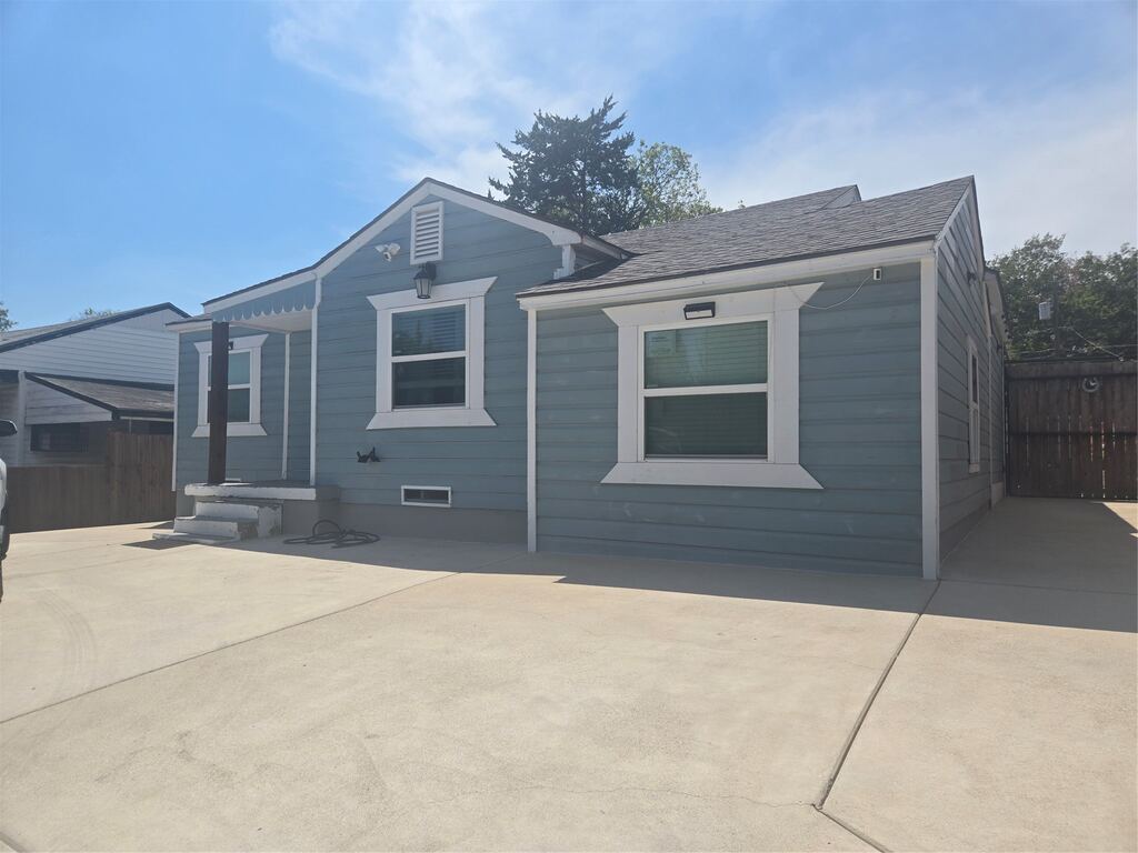 3211 Ramsey Avenue, Dallas, TX 75216 — photo 1