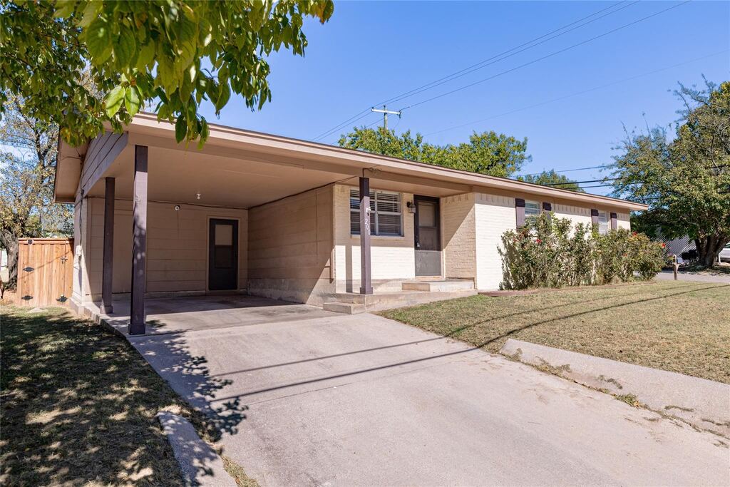 200 Hale Avenue, Decatur, TX 76234 — photo 1