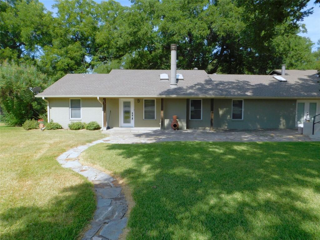 897 John George Lane, Sanger, TX 76266 — photo 1