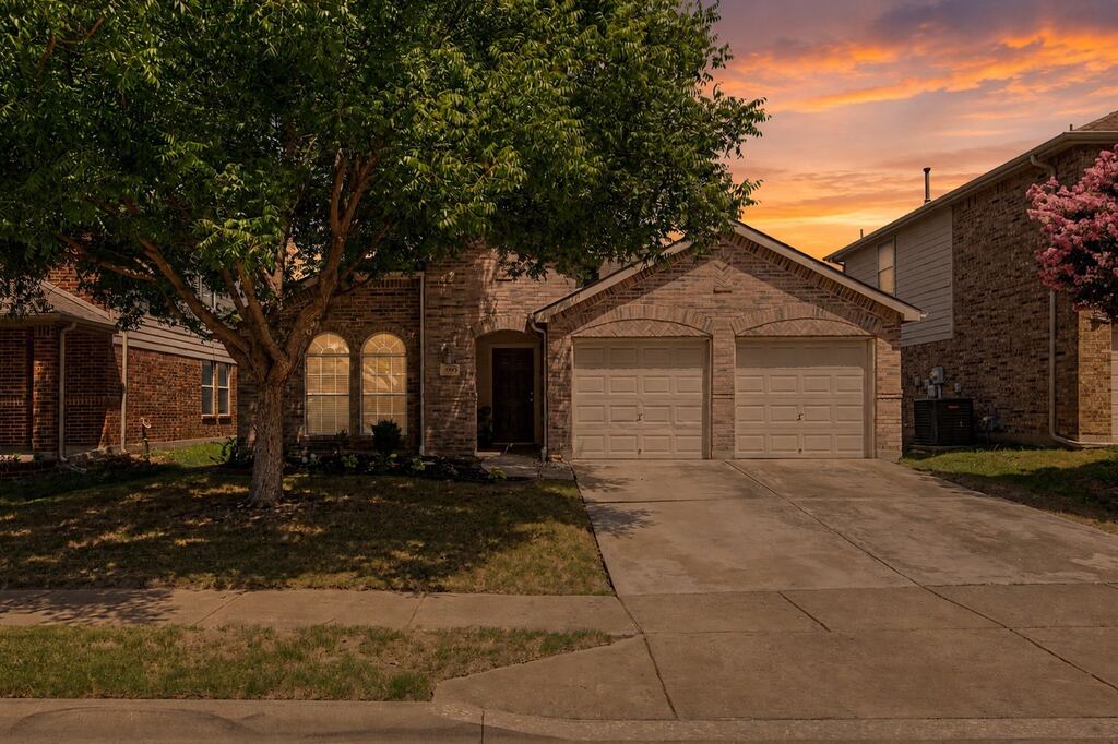 9225 Comanche Ridge Drive, Fort Worth, TX 76131 — photo 1